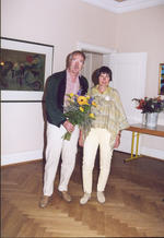 Ausstellungserffnung "Heinz Sterzenbach - Reale Welten - Surreale Welten" im "Centre Bagatelle" in Frohnau am 1.5.2001. Der Knstler mit seiner Frau. Erffnung: Frau Regina Materne, Leiterin des Kunstvereins Centre Bagatelle e.V.. Laudatio: Herr Prof. Dr. Norbert Pintsch, Dozent, Architekt, Bau- und Wirtschafts-Ingenieur, Vorstand der DGFK Deutsche Gesellschaft zur Frderung der Kultur e.V. Berlin / Potsdam. Foto: Fred Sinnig, Fotograf.