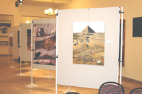 Ausstellung Wüstenfantasien im Rathaus Zehlendorf